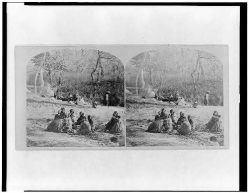 ISTORICEFINDINGS Foto: Fotografie a stereografului, indienii Winnebago înfășurați în pături, America de Nord, c1870